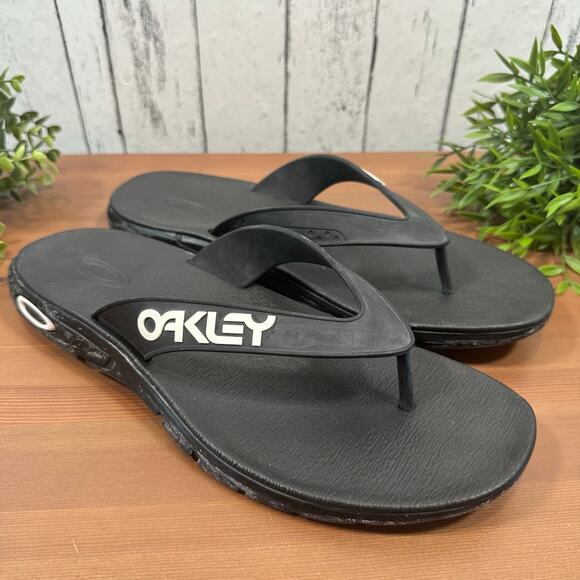 Oakley Men's B1B Flip Flop Black Sandals Size 11 - Picture 2 of 8